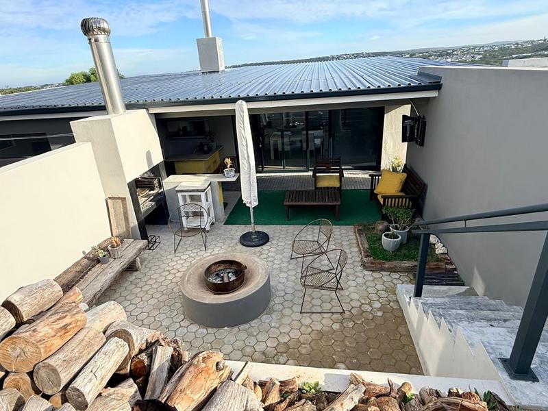 4 Bedroom Property for Sale in Stilbaai East Western Cape